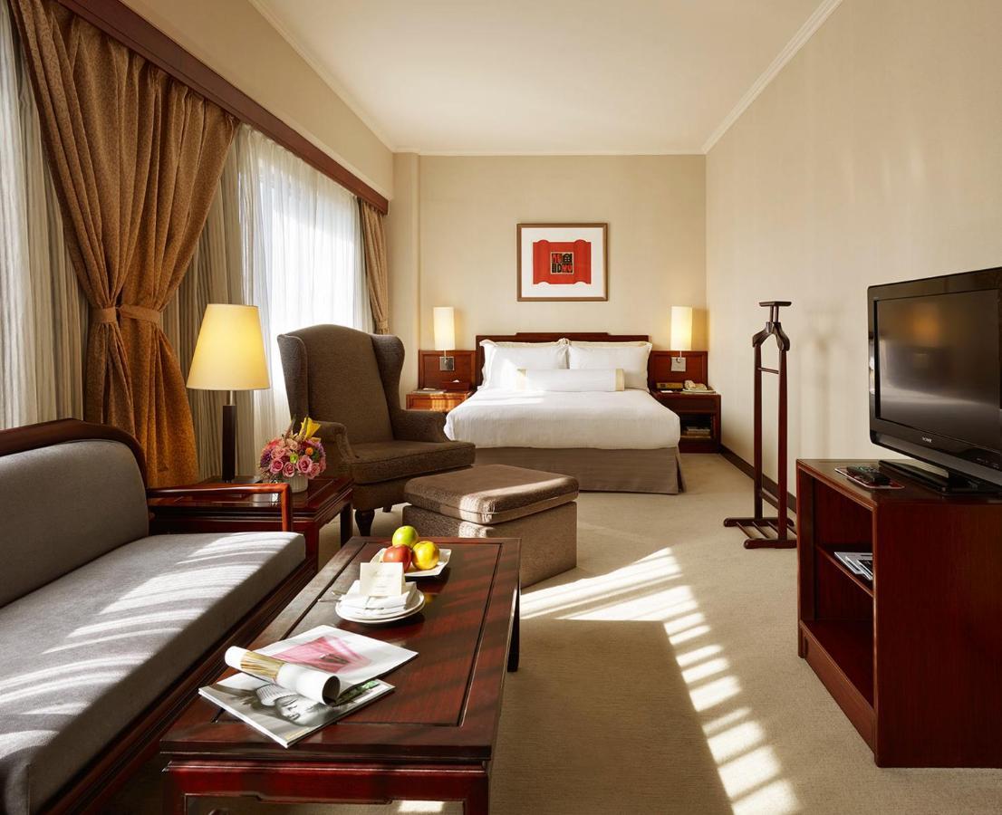 The Howard Plaza Hotel Tajpej Kültér fotó A room at the hotel
