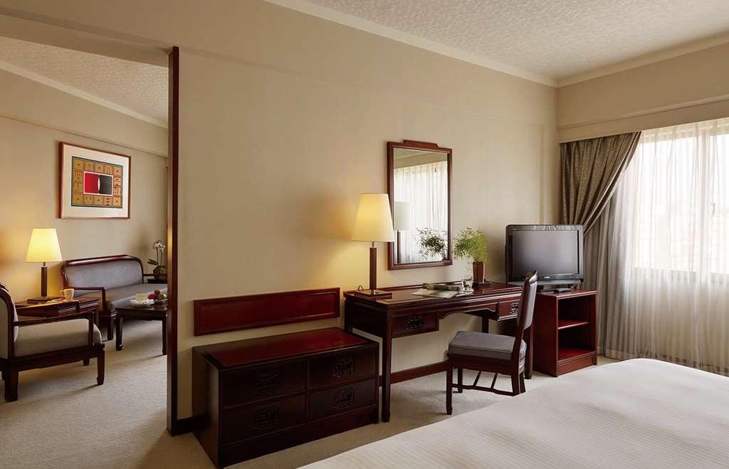 The Howard Plaza Hotel Tajpej Szoba fotó A room at the hotel