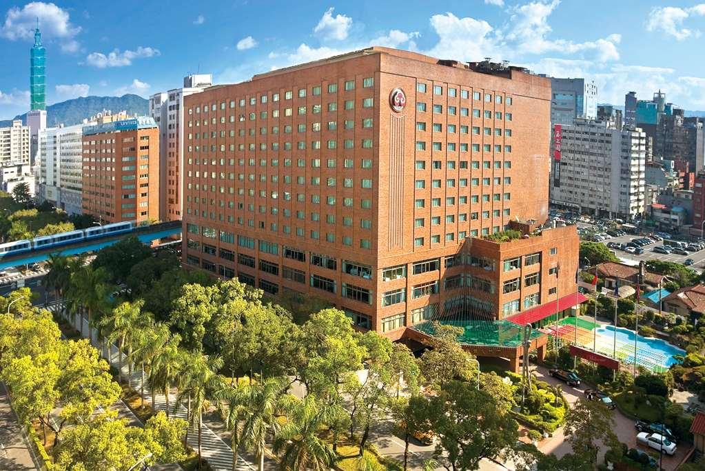 The Howard Plaza Hotel Tajpej Kültér fotó Kaohsiung Medical University Hospital