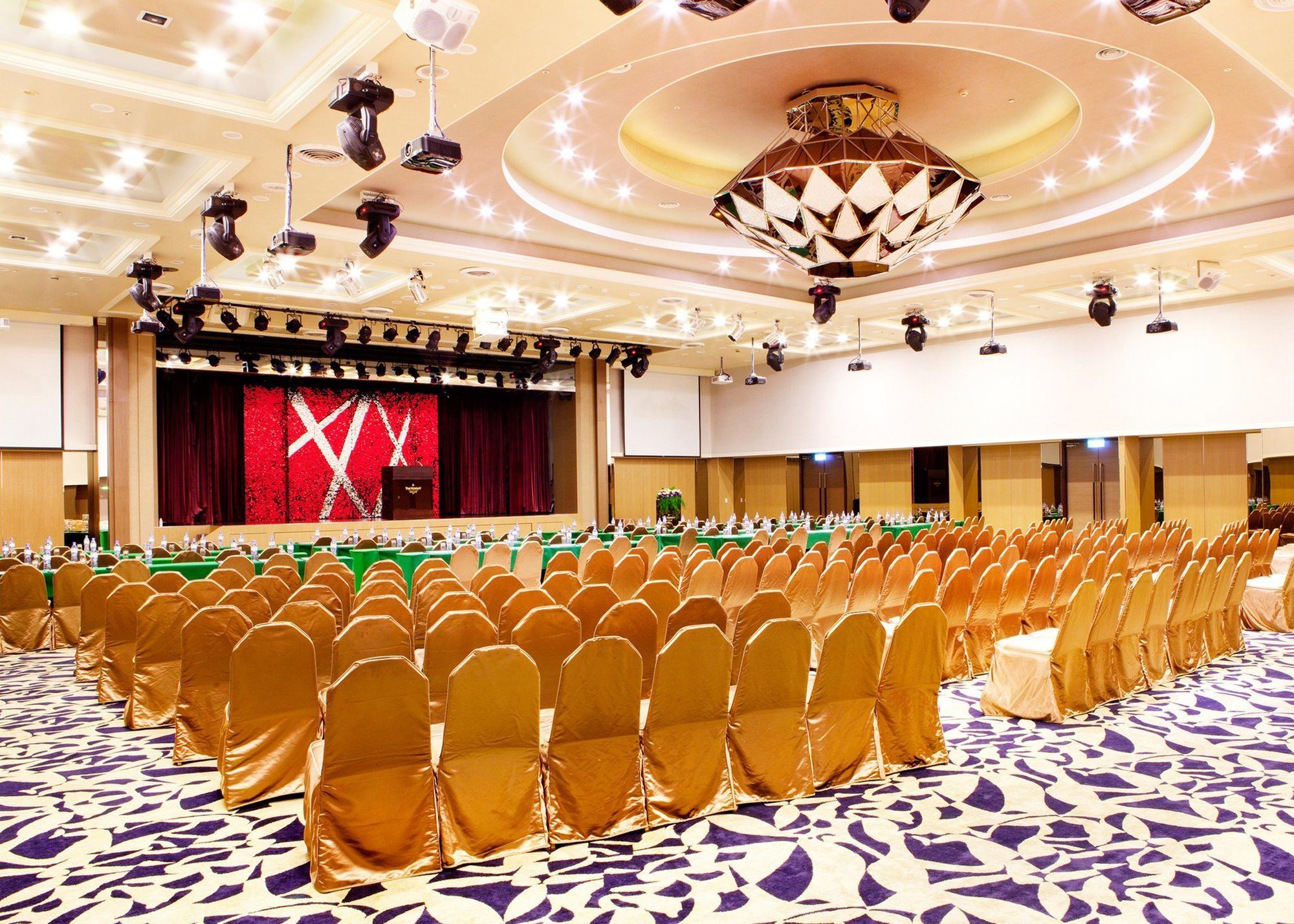 The Howard Plaza Hotel Tajpej Kültér fotó The ballroom