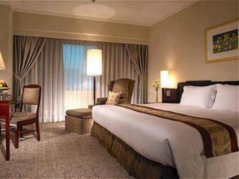 The Howard Plaza Hotel Tajpej Szoba fotó A room at the hotel